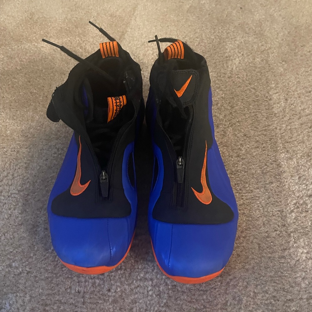 Classic nikes forms